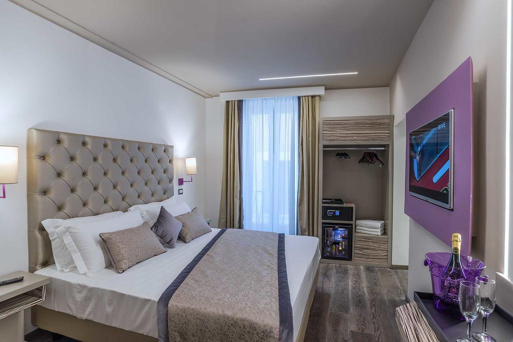 Colonna Suite Del Corso Rzym Zewnętrze zdjęcie